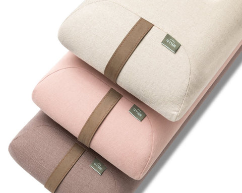 natural collection envelope pillows with linen and cotton cover in sand, brown and light pink