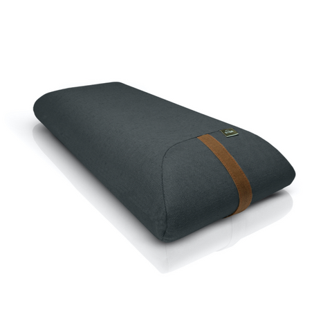 wellb envelope pillow filled with polyurethane foam in a linen and cotton cover in graphite colour